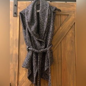 Ruelle knitted vest